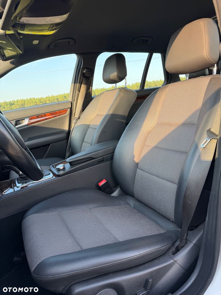 Mercedes-Benz Klasa C 180 BlueEFFICIENCY 7G-TRONIC Elegance - 16