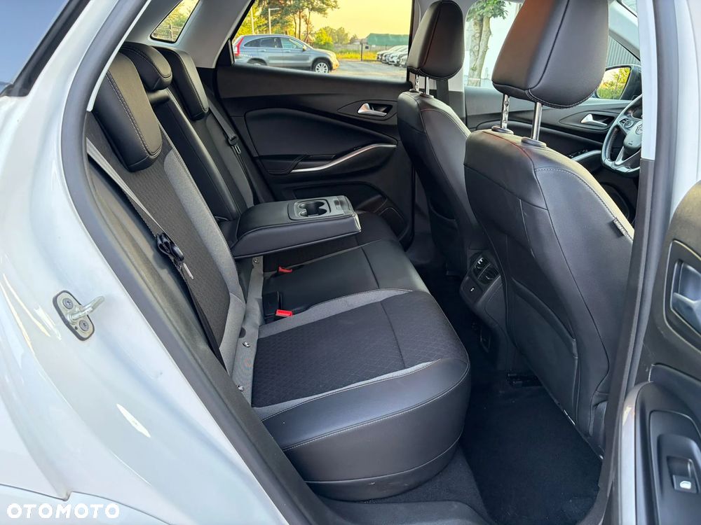 Opel Grandland 1.6 DI Automatik Business Elegance - 34