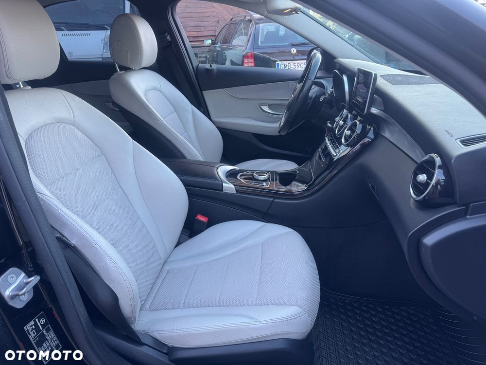 Mercedes-Benz Klasa C 180 9G-TRONIC - 13