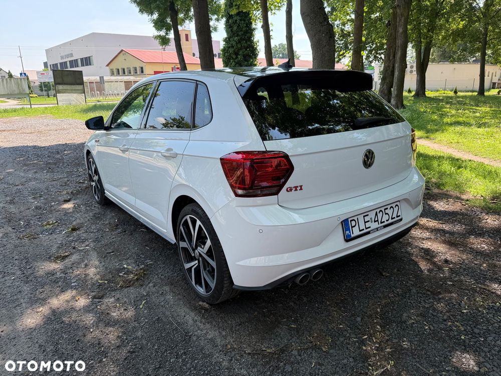 Volkswagen Polo - 4