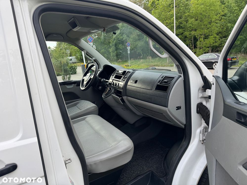 Volkswagen Transporter - 26