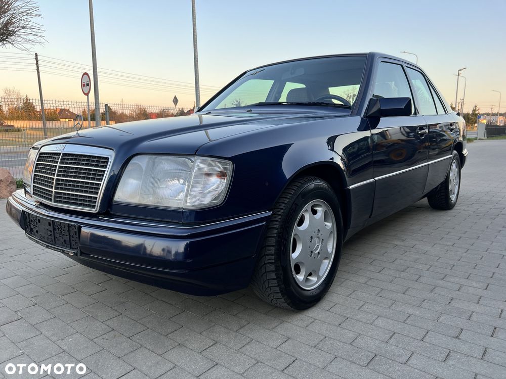 Mercedes-Benz Klasa E 260 - 1