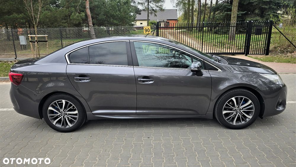 Toyota Avensis 1.8 Premium - 10