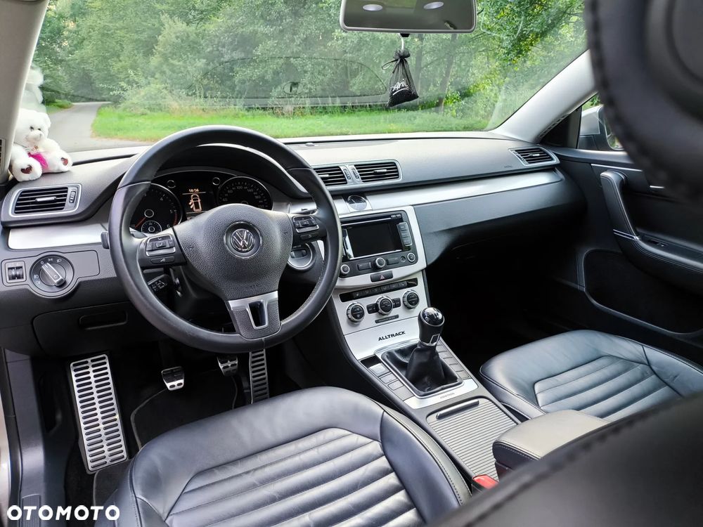 Volkswagen Passat 2.0 TDI DPF BlueMotion Technology Trendline - 19
