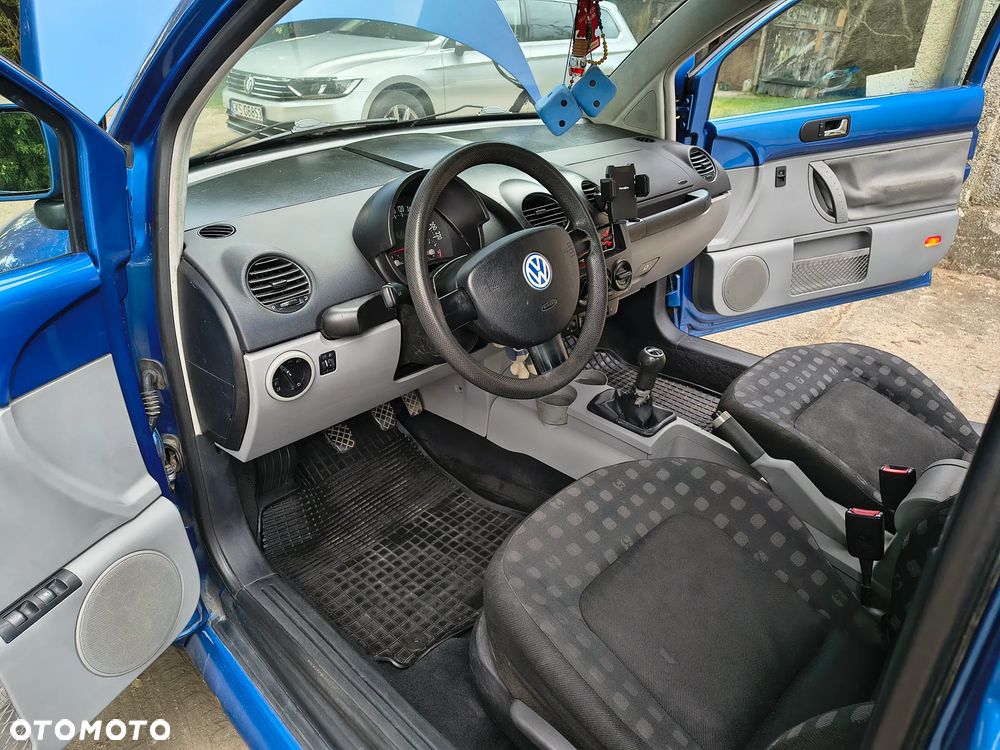 Volkswagen New Beetle - 9