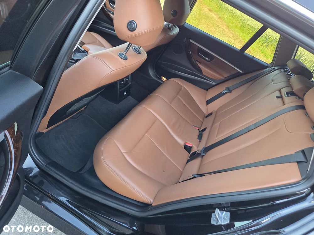 BMW Seria 3 330d xDrive Sport-Aut Sport Line - 20
