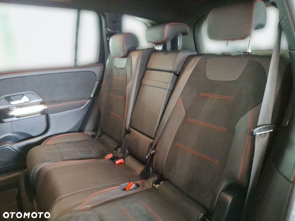 Mercedes-Benz GLB 200 AMG Line 7G-DCT - 23