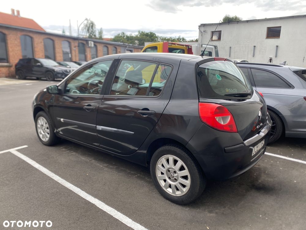 Renault Clio - 6