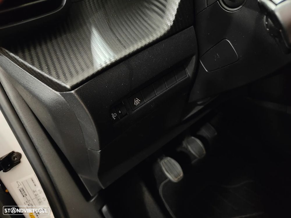 Peugeot 2008 1.2 PureTech Allure - 53