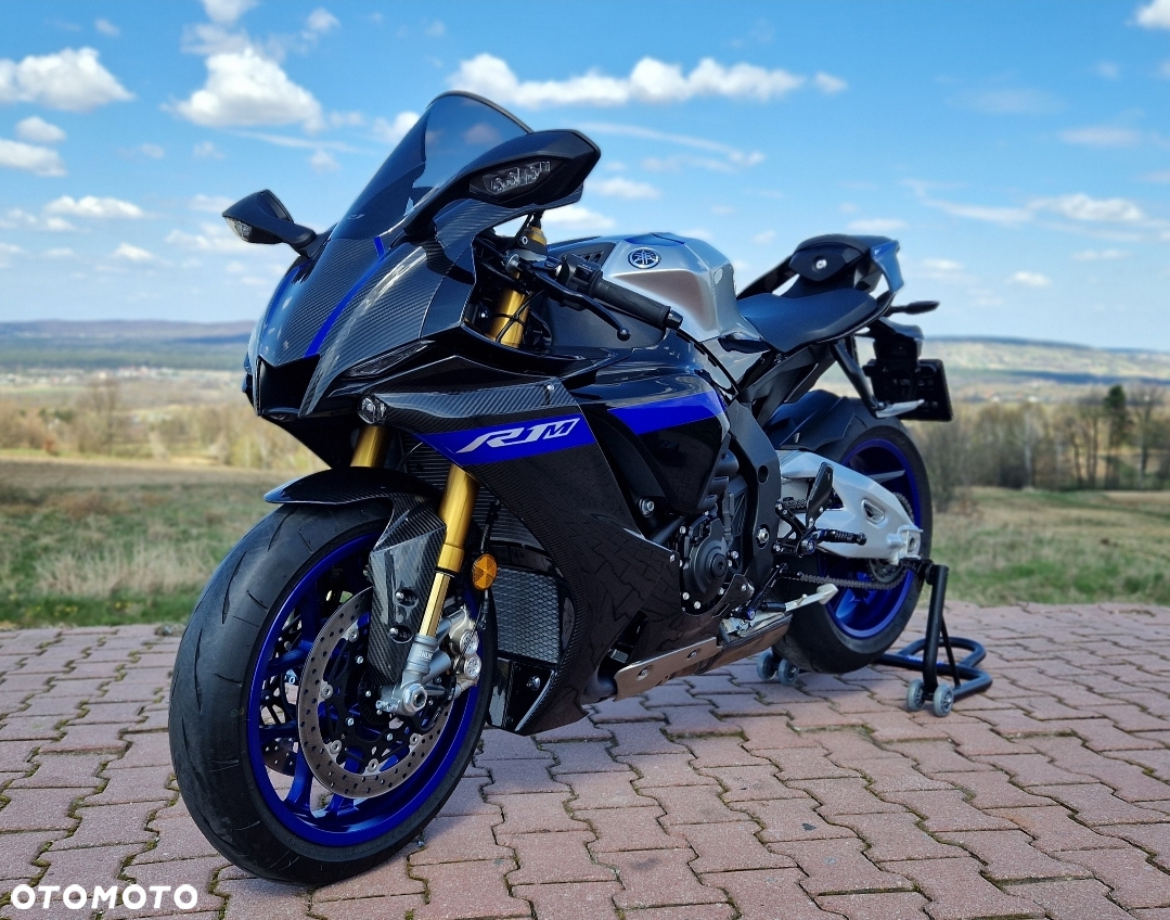 Yamaha R1 - 13