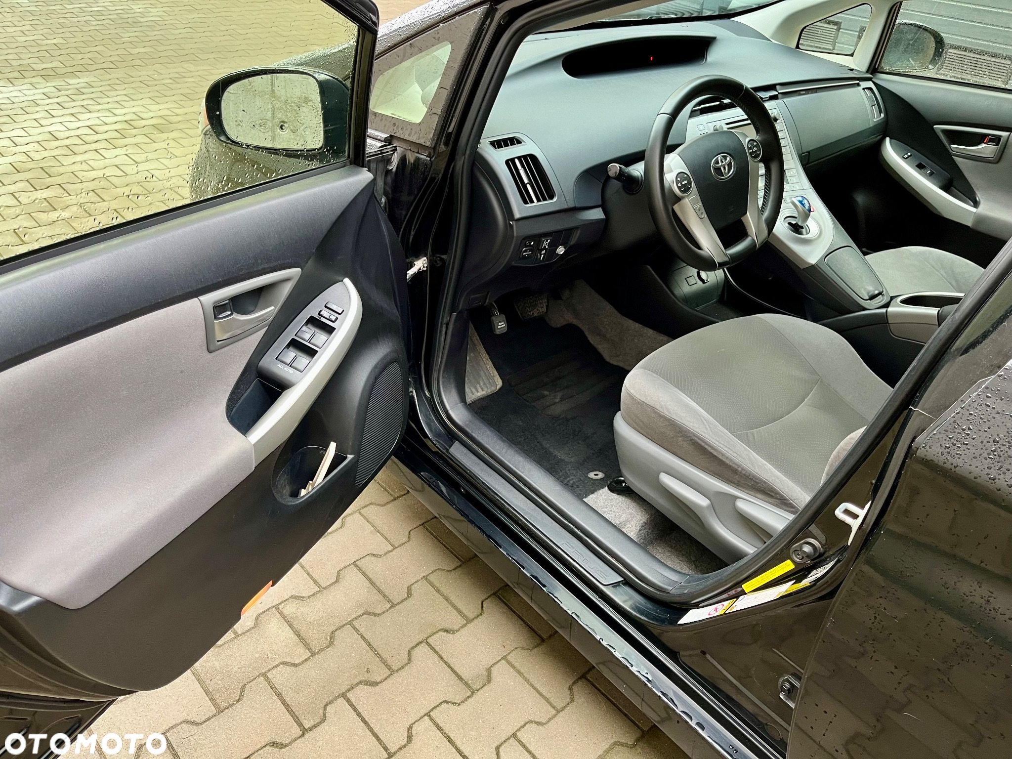 Toyota Prius (Hybrid) Comfort - 8
