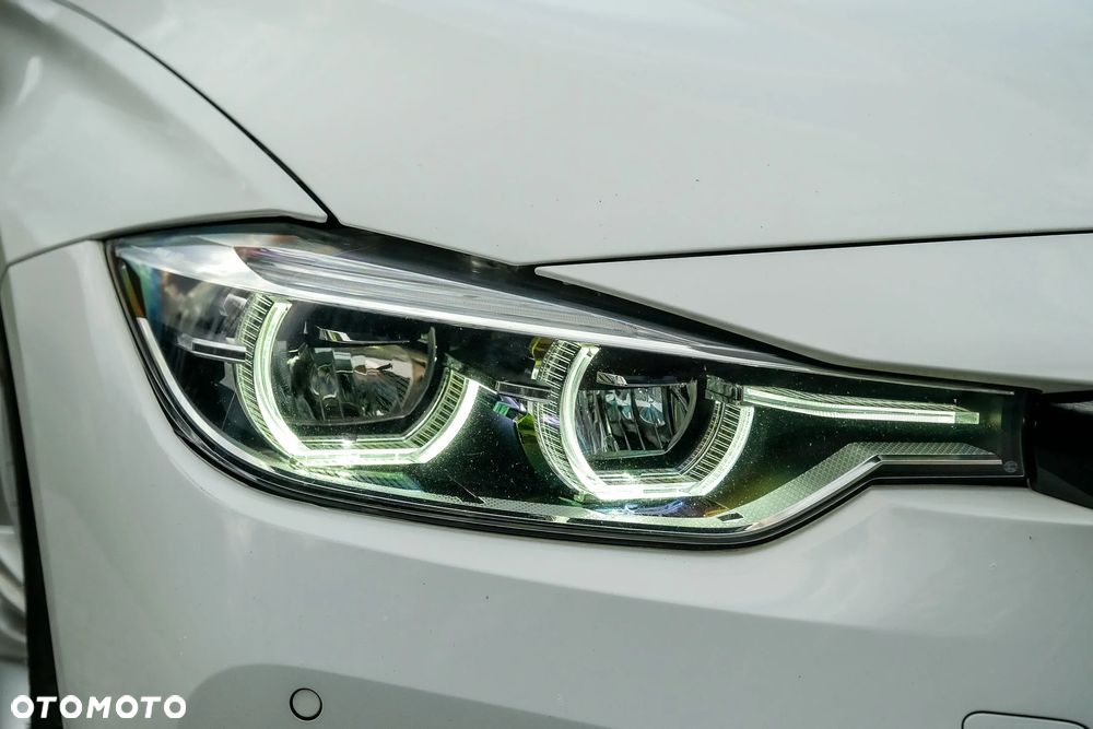 BMW Seria 3 320d Sport Line - 15