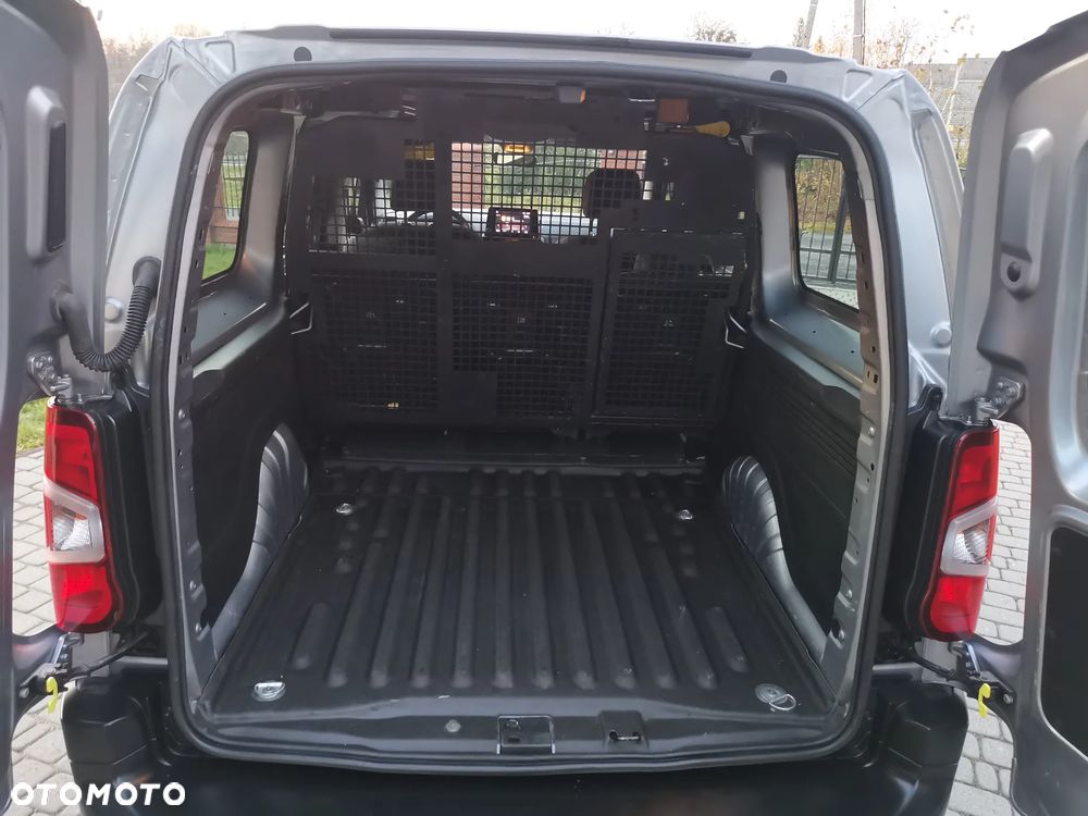 Opel Combo XL 1.5 CDTI Essentia S&S - 19