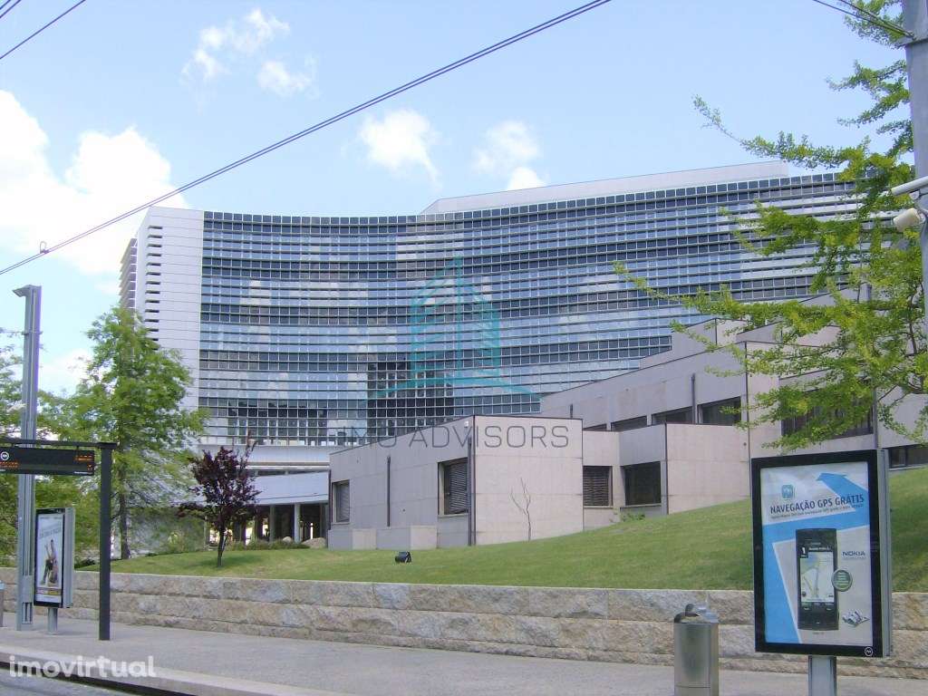 Escritórios com áreas desde 444 m2, junto à Camara Municipal da Maia. - Grande imagem: 2/15