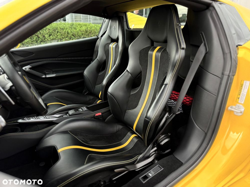 Ferrari F8 Spider - 15