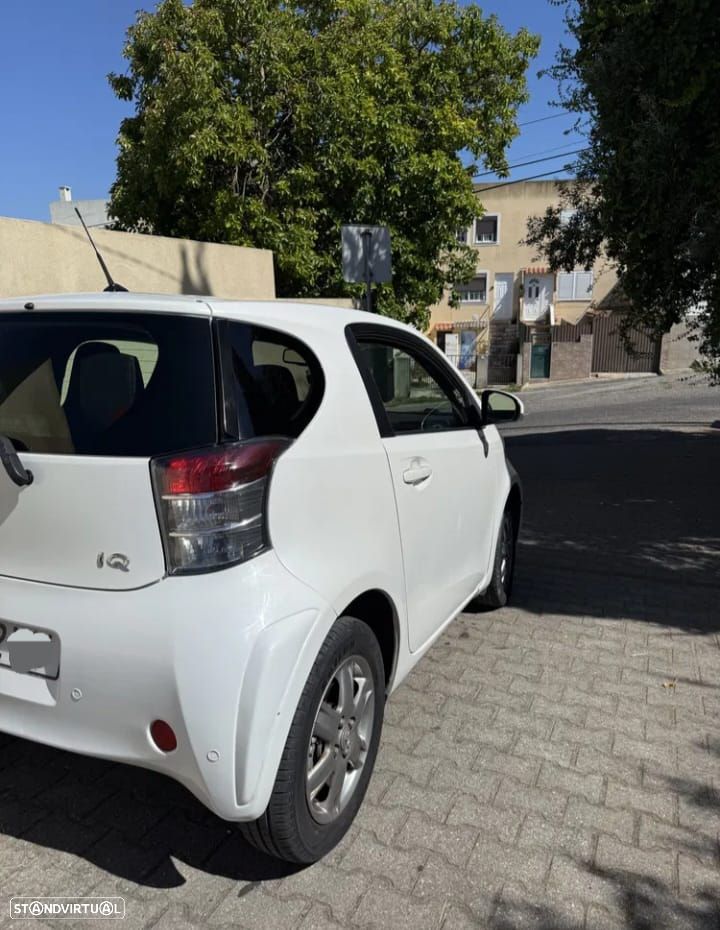 Toyota iQ 1.0 VVT-i Essential - 2