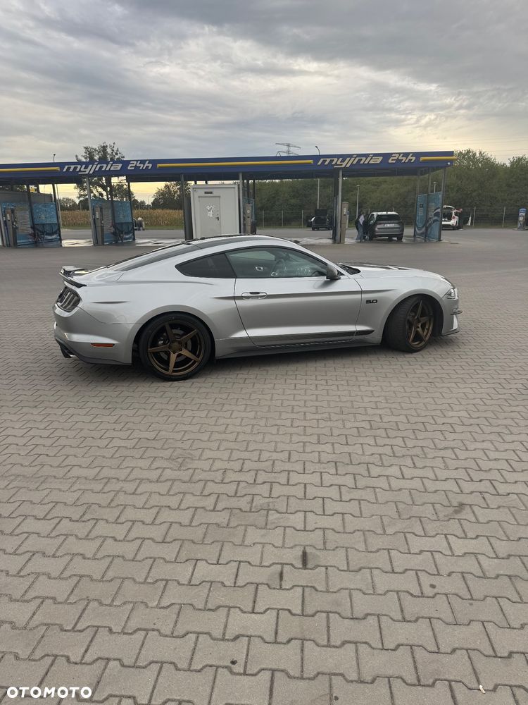 Ford Mustang - 6