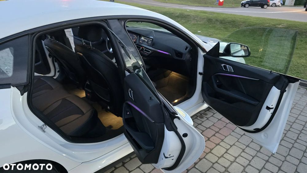 BMW Seria 2 218d M Sport - 6