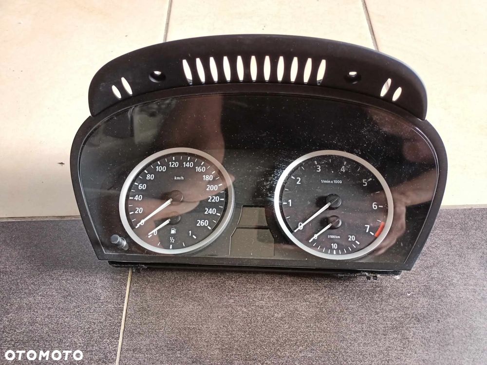 Licznik zegary BMW E60 E61 Europa benzyna M54 6945625 Automat