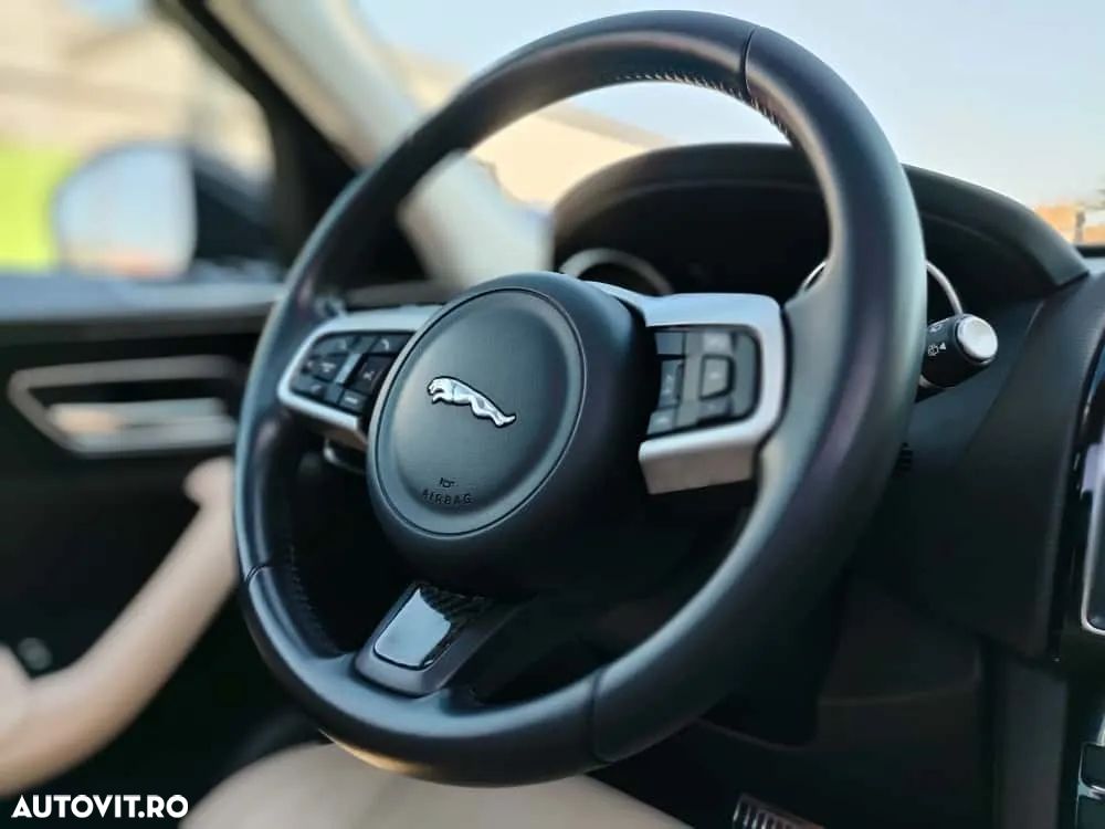 Jaguar F-Pace 20d AWD Prestige - 2