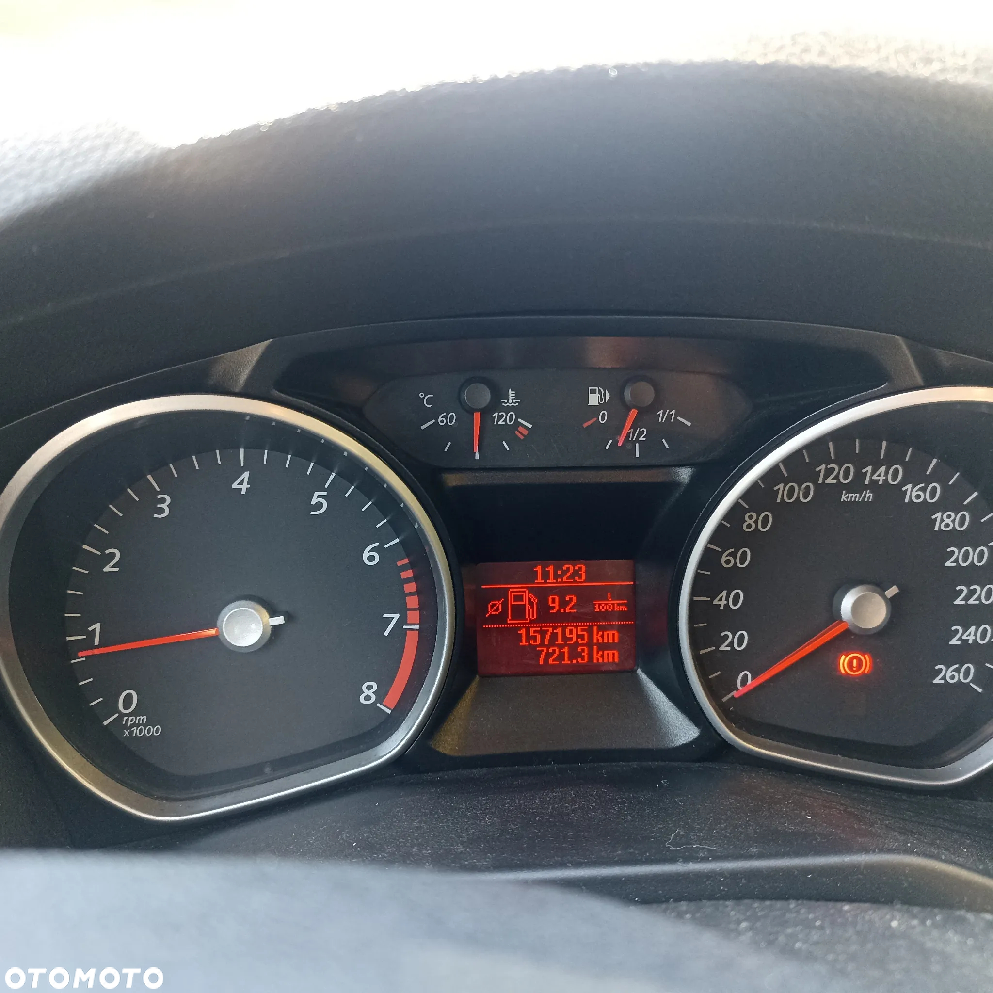 Ford Mondeo 1.6 Ambiente - 14