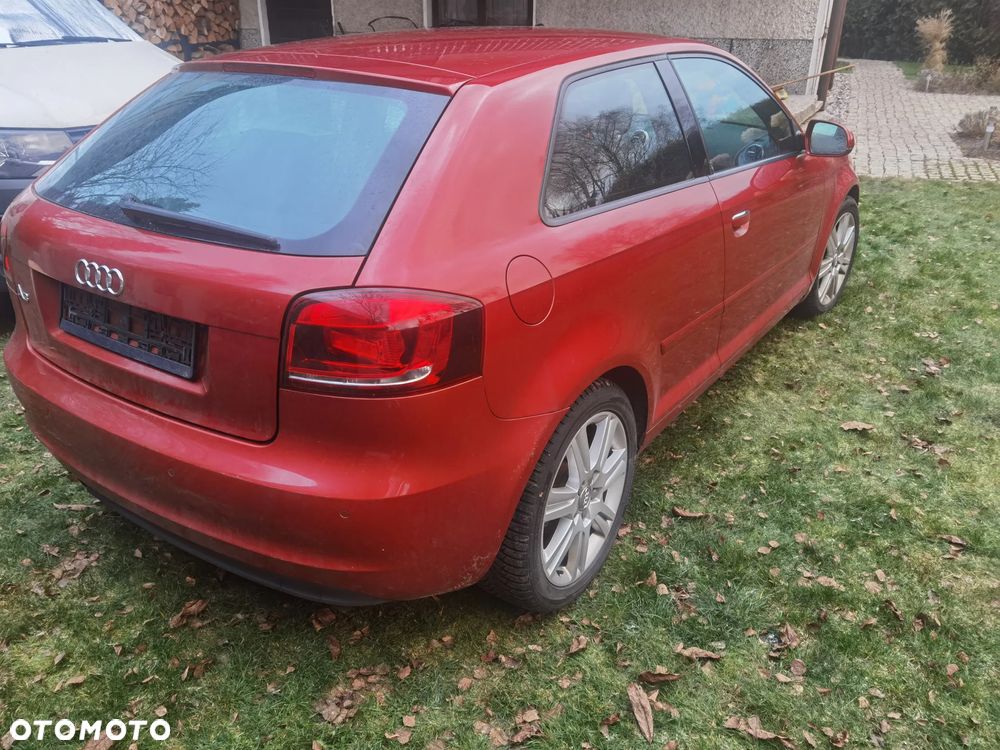 Audi A3 3-drzwiowe 1.6 TDI DPF Attraction - 1