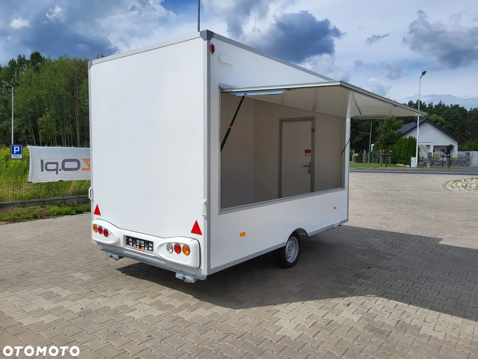 Niewiadów DOSTAWA 360x203x230! Przyczepa HANDLOWA Gastronomiczna dwuosiowa H13361H Ściany z LAMINATU! Jedno okno Koła 13C! - 4