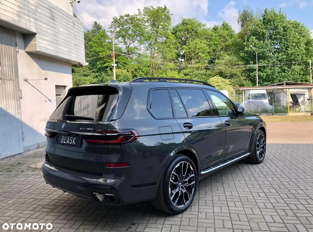 BMW X7 - 7
