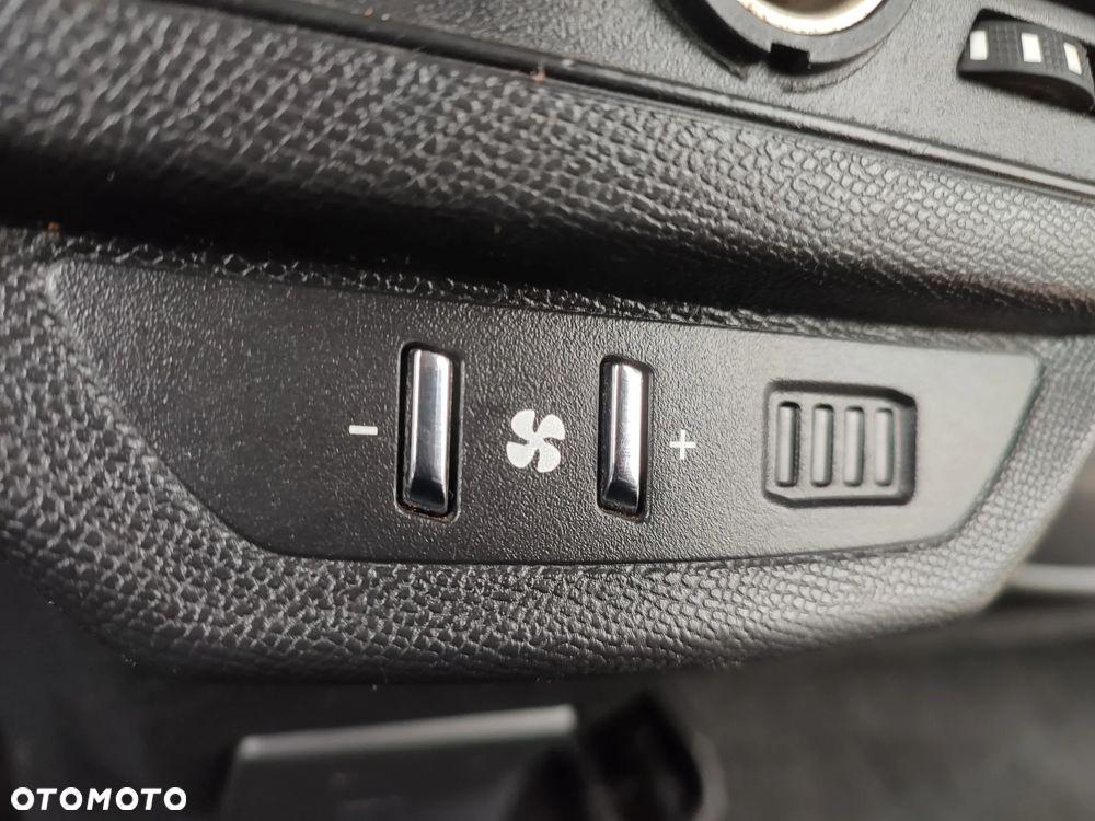 Peugeot 5008 PureTech 130 Stop & Start Active Business-Paket - 19