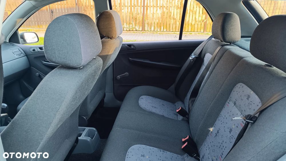 Skoda Fabia 1.4 16V Classic + - 14