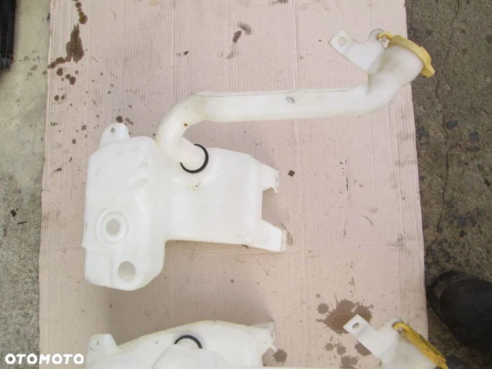 zbiorniczek spryskiwacza chrysler pacifica - 3