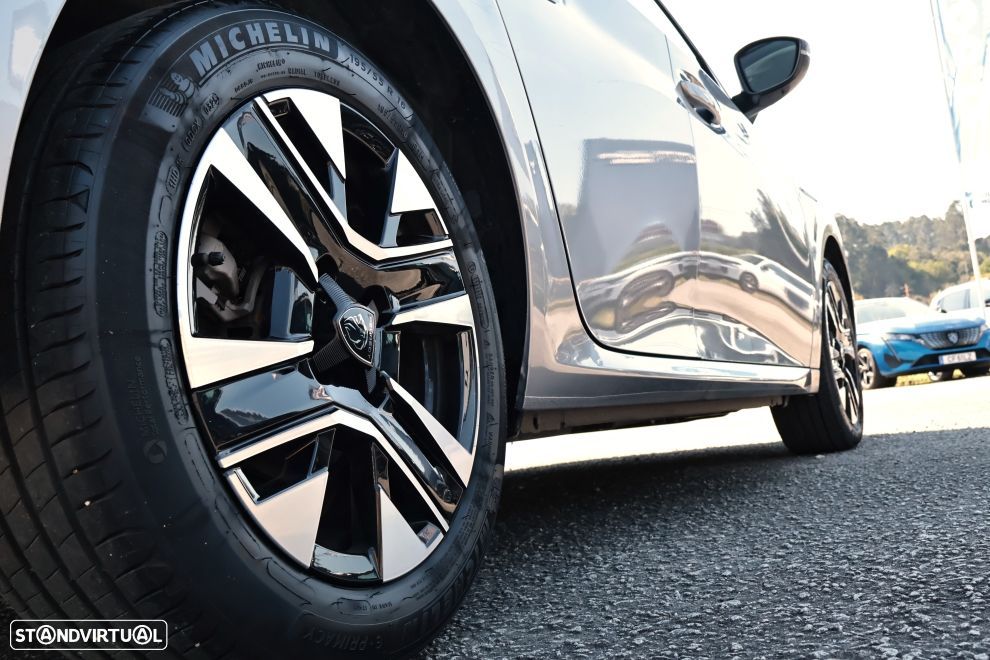 Peugeot 208 1.2 PureTech Allure - 5