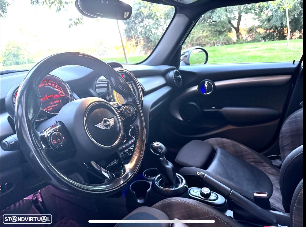 MINI 5 Portas Cooper D Auto - 8