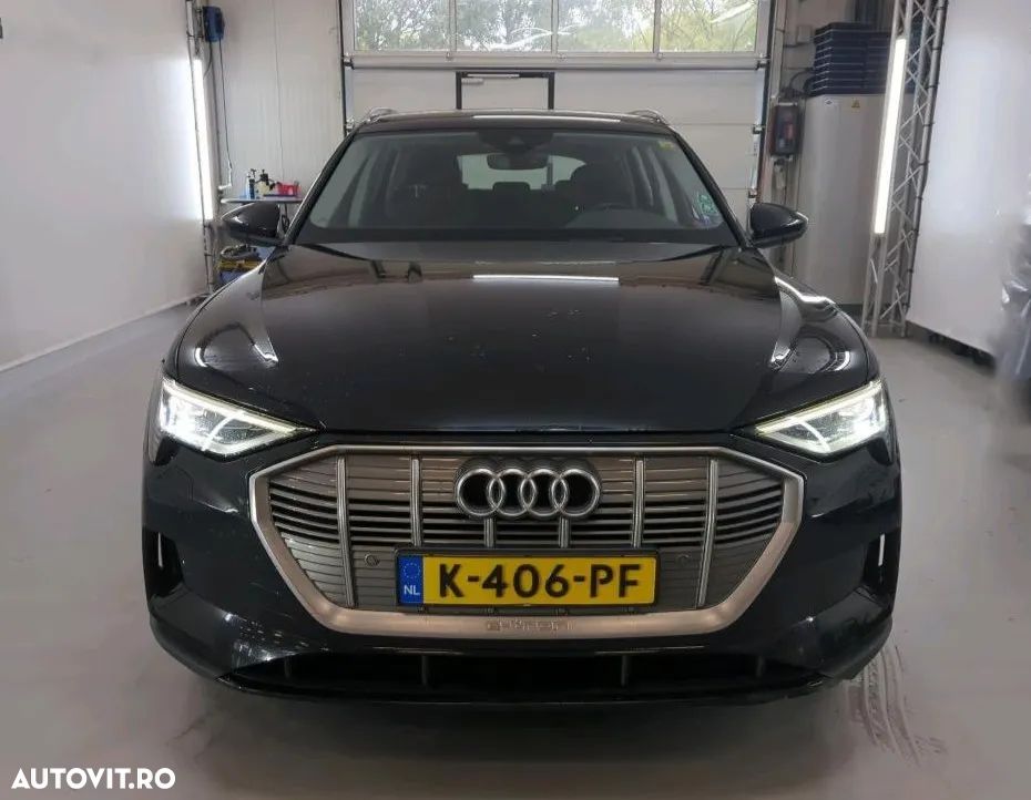 Audi e-tron 50 quattro - 12
