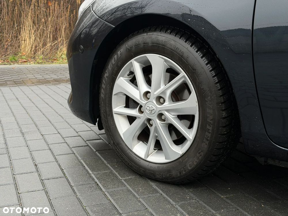 Toyota Auris 2.0 D-4D Premium - 8