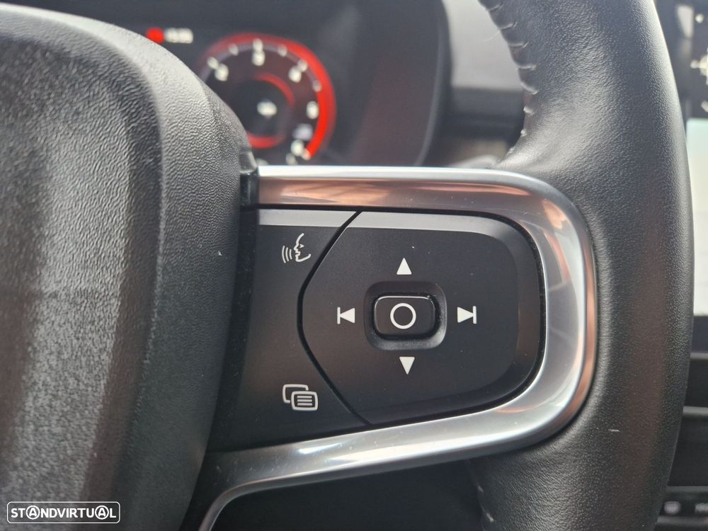 Volvo XC 40 2.0 D3 Momentum Plus - 27