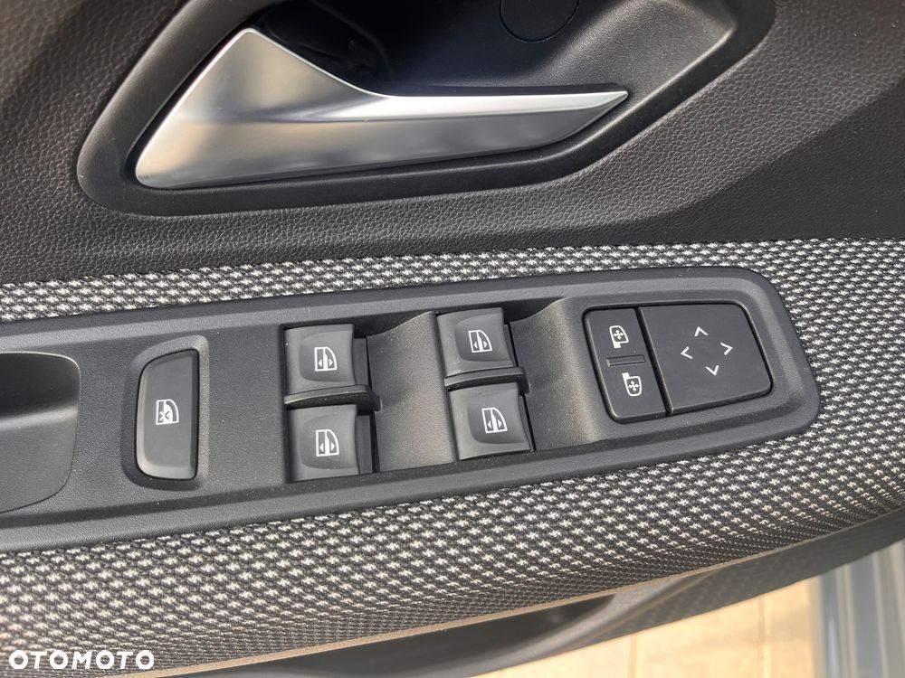 Dacia Sandero TCe 90 Essential - 13