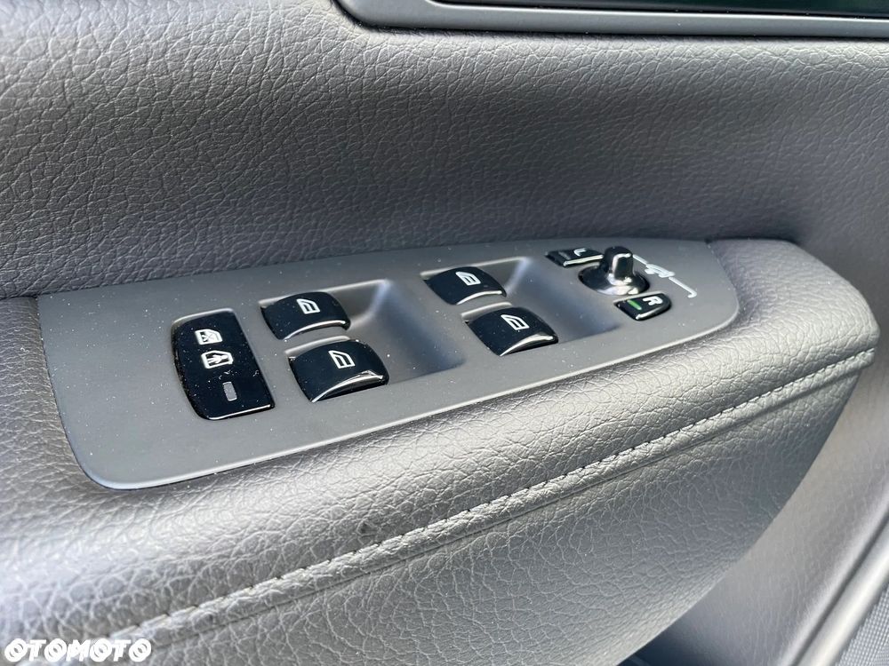 Volvo V90 Cross Country T5 AWD - 35