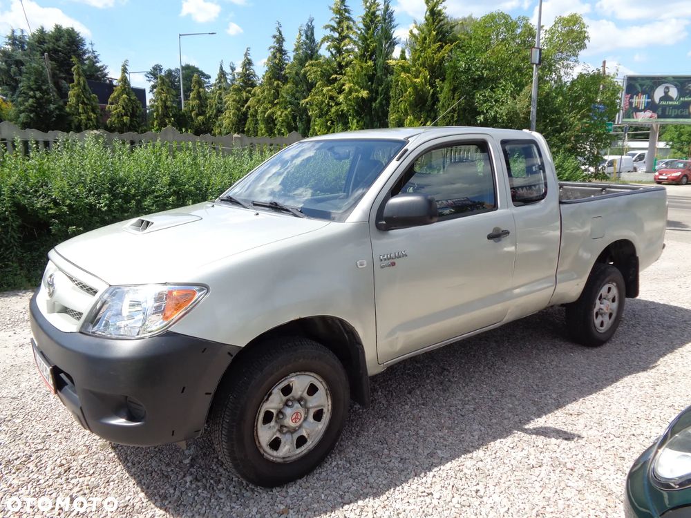 Toyota Hilux 2.5 D-4D DLX 2os 4x2 - 4