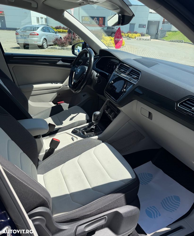 Volkswagen Tiguan - 13