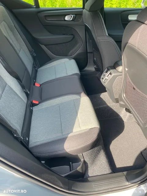 Volvo XC 40 B3 AT FWD MHEV Core - 12