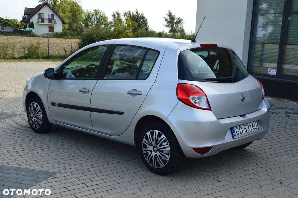 Renault Clio - 15