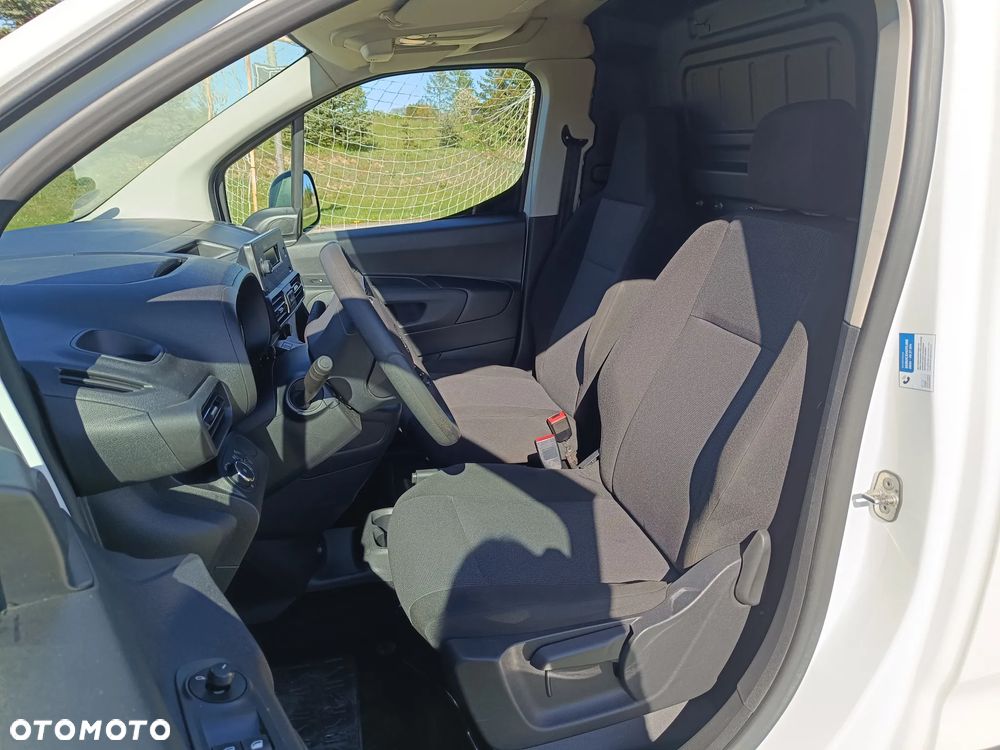 Opel COMBO - 22