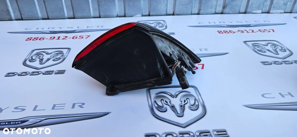 Chrysler Pacifica 2016- Lampa tył prawy Lampa tylna prawa P68229026AF Lampa tył lewy Lampa tylna lewa P68229027AF  LED IDEALNE - 7