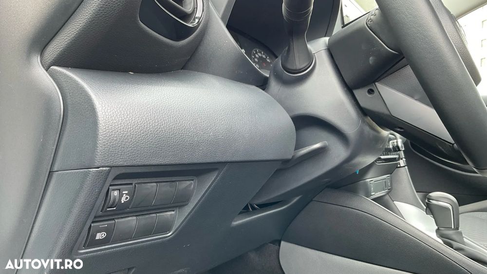 Toyota Yaris 1.5 VVT-i HSD Dynamic - 31