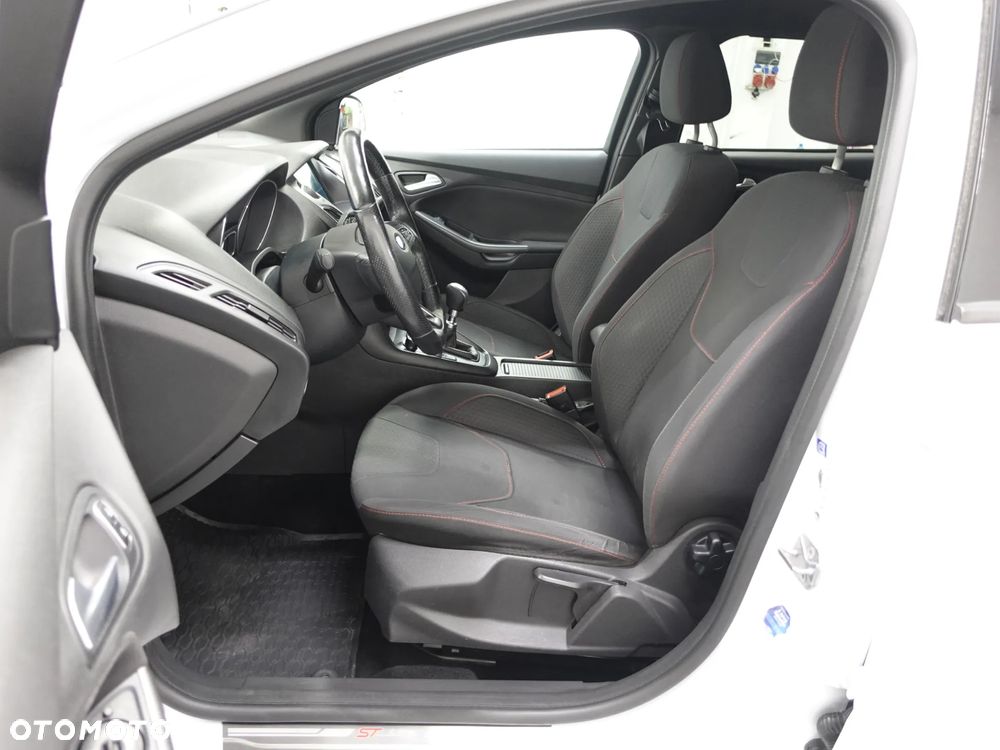 Ford Focus - 21