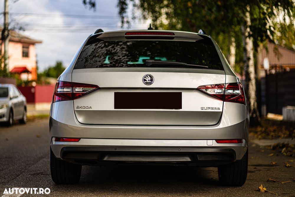 Skoda Superb 2.0 TDI DSG Ambition - 29