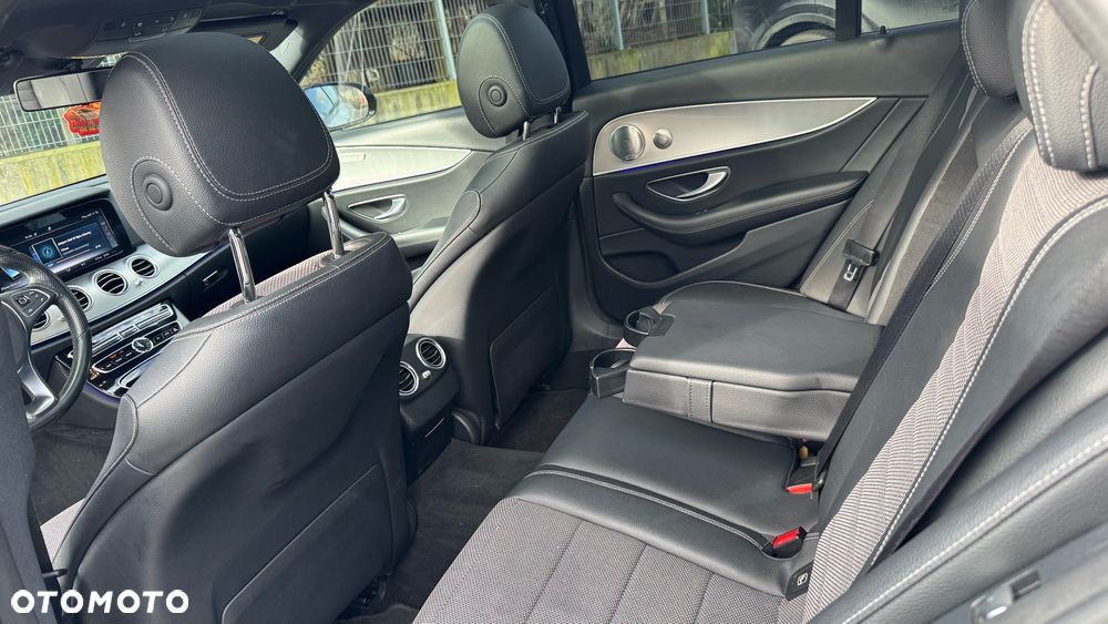 Mercedes-Benz Klasa E 220 d 9G-TRONIC - 21