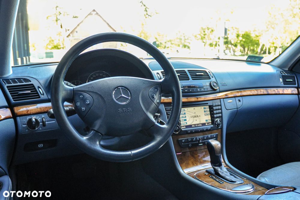 Mercedes-Benz Klasa E 350 4-Matic T Avantgarde - 9