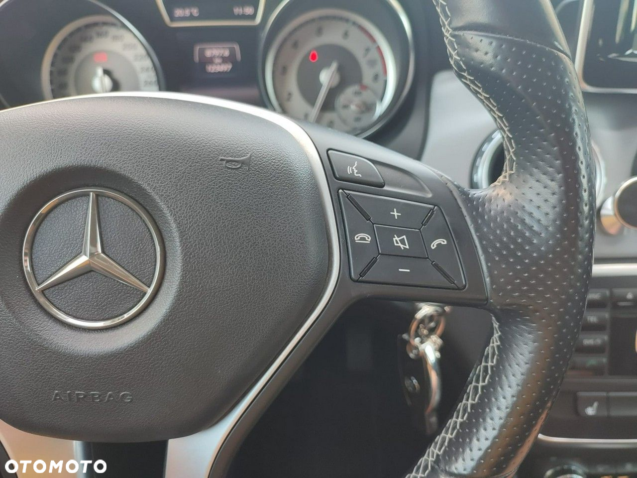 Mercedes-Benz GLA 200 - 18